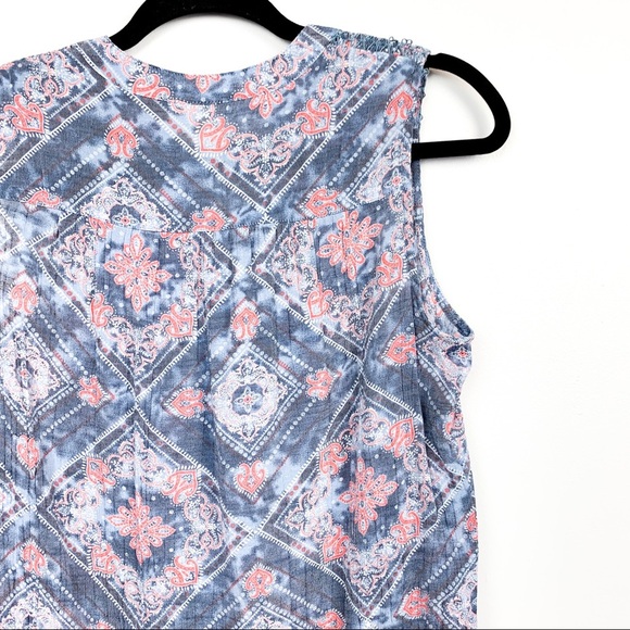 St. John’s Bay Blue & Red Patterned Summer Blouse - Picture 7 of 8